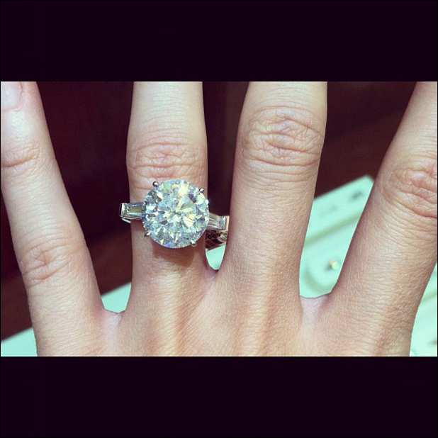 Ice ice baby  Ladies, this is what 9cts looks like...LAWD 